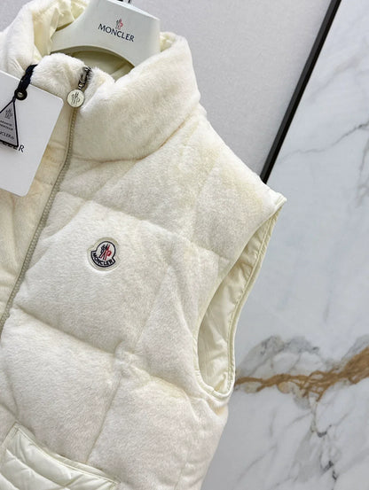 25 Mao Mao Down Vest