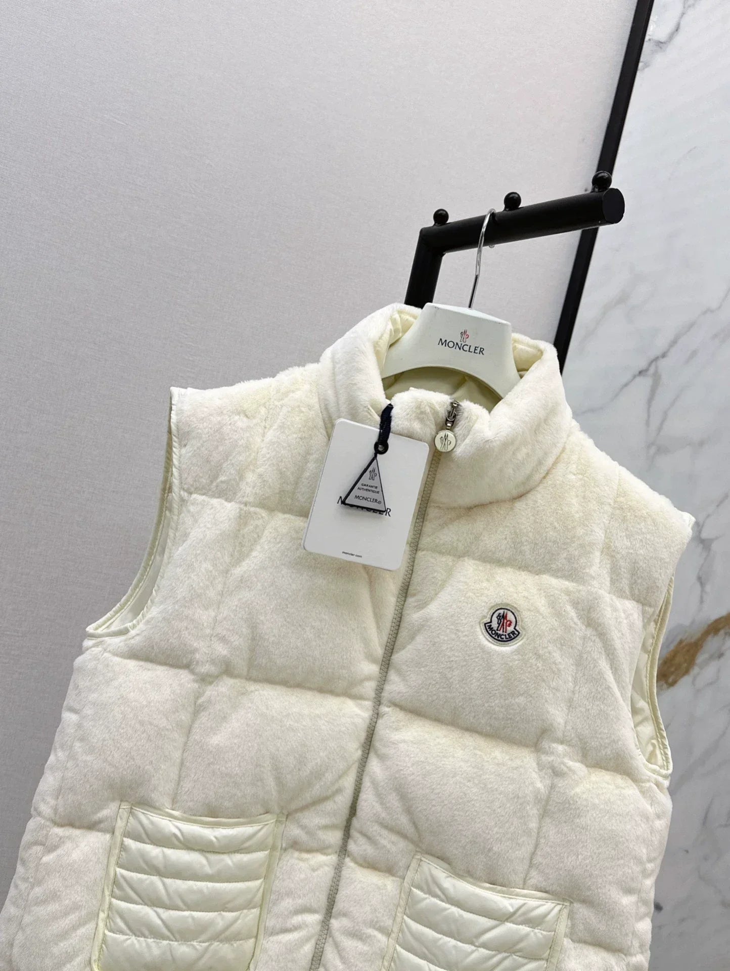 25 Mao Mao Down Vest