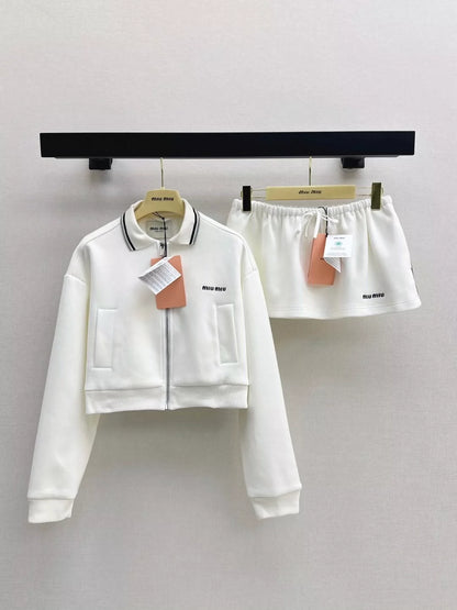 25 zipper jacket and skirt suit
