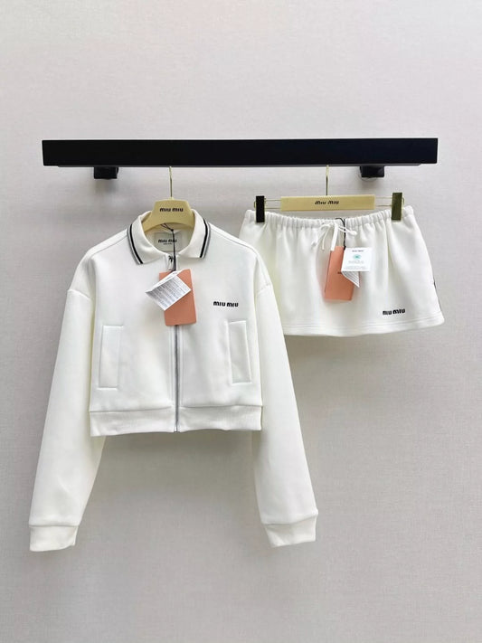 25 zipper jacket and skirt suit