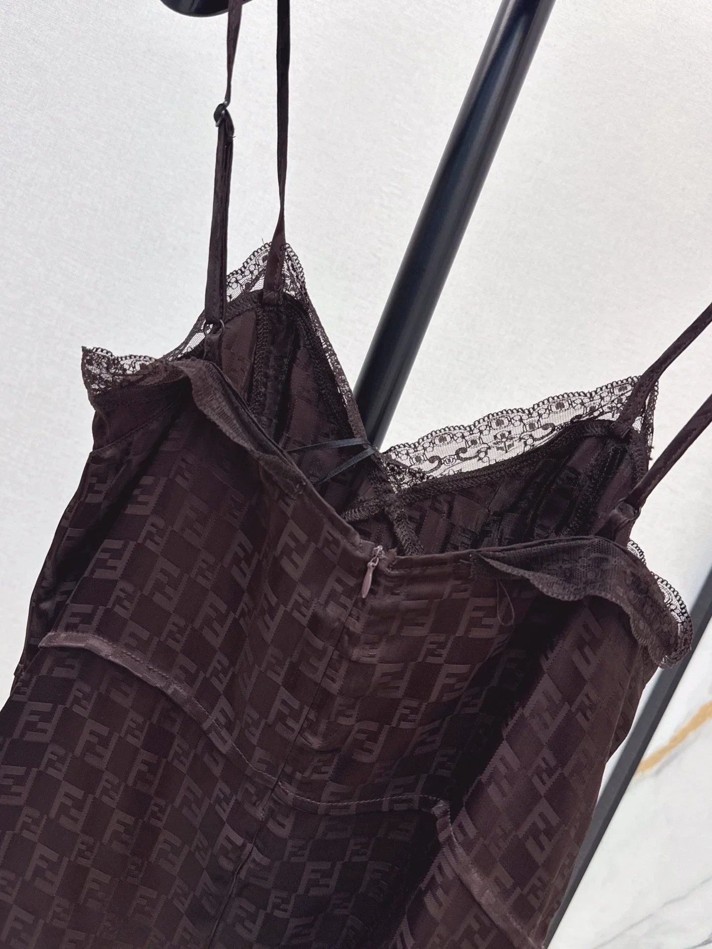 25 Jacquard lace camisole half skirt set