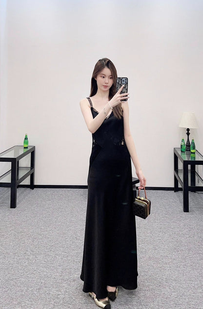 25 Lace hollow suspender dress