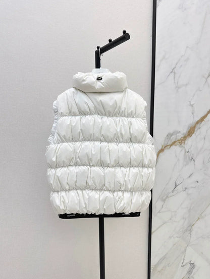 25 Collar decoration down vest
