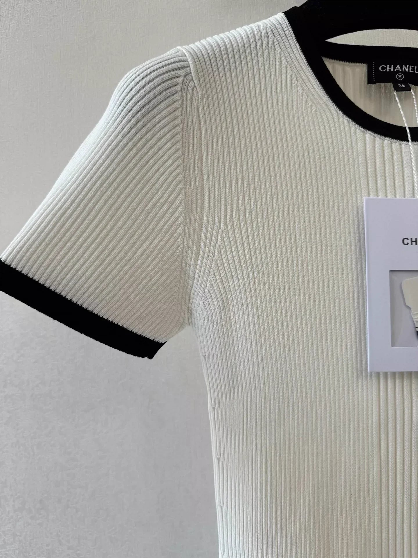 25 Summer new stitching round neck knitted top