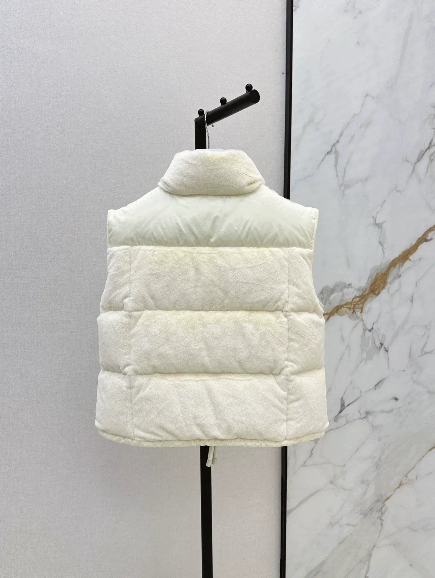 25 Mao Mao Down Vest