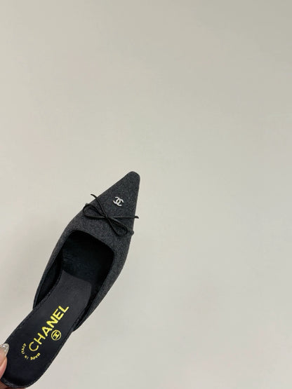 Pointed bow high-heeled sandals
