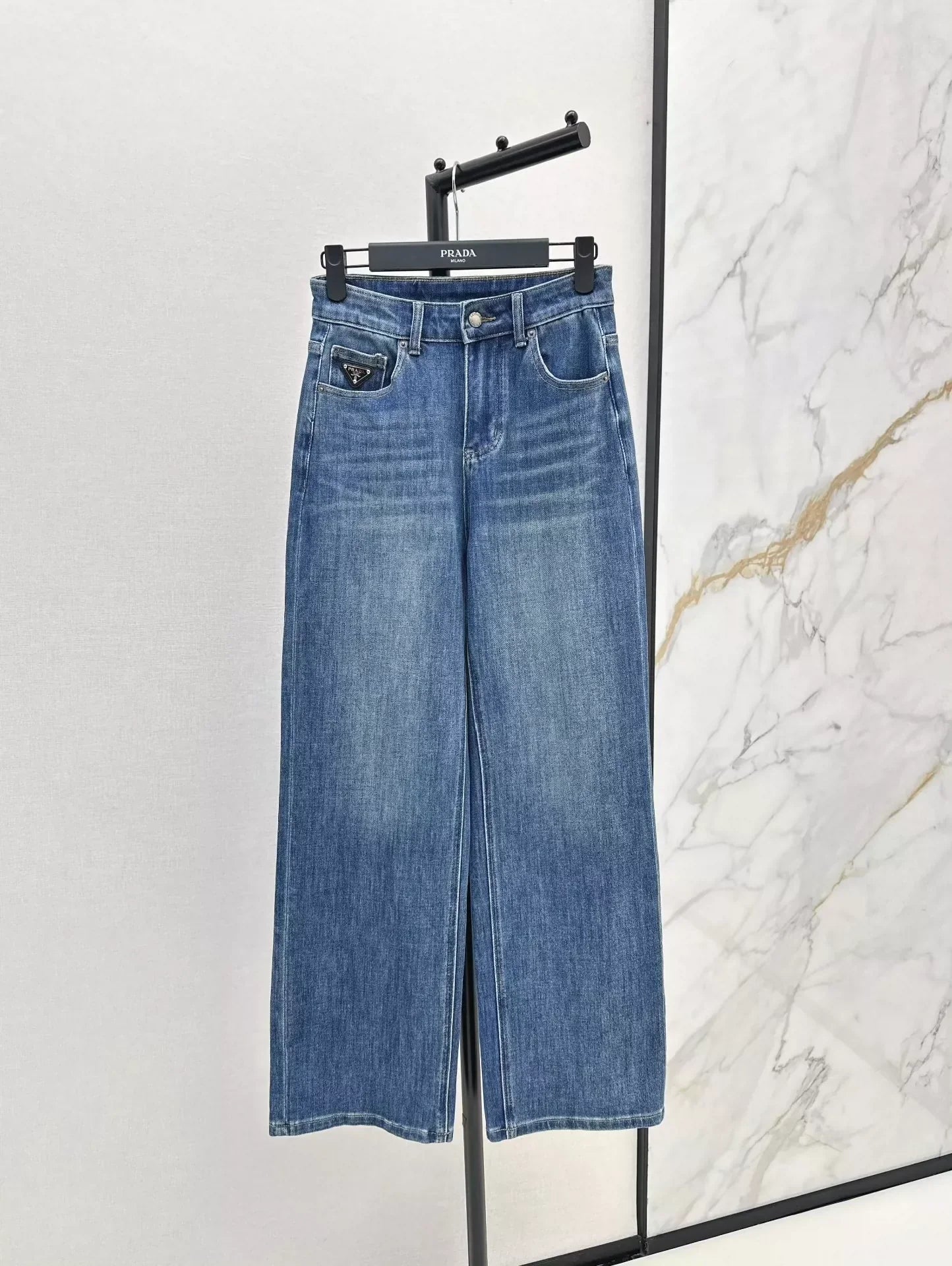25fw Triangle logo straight leg jeans