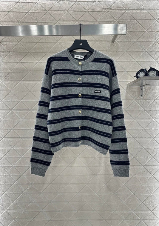 25 striped knitted long-sleeved cardigan