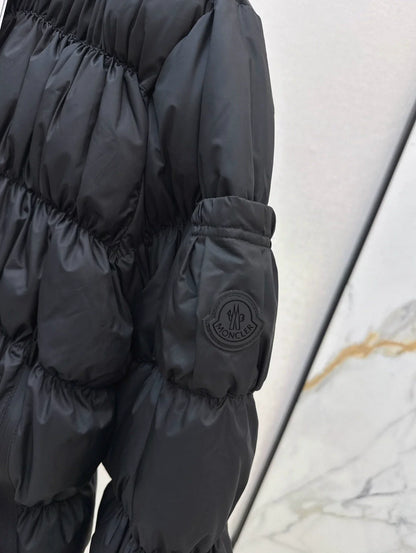 25 Pleated decorative hooded down jacket