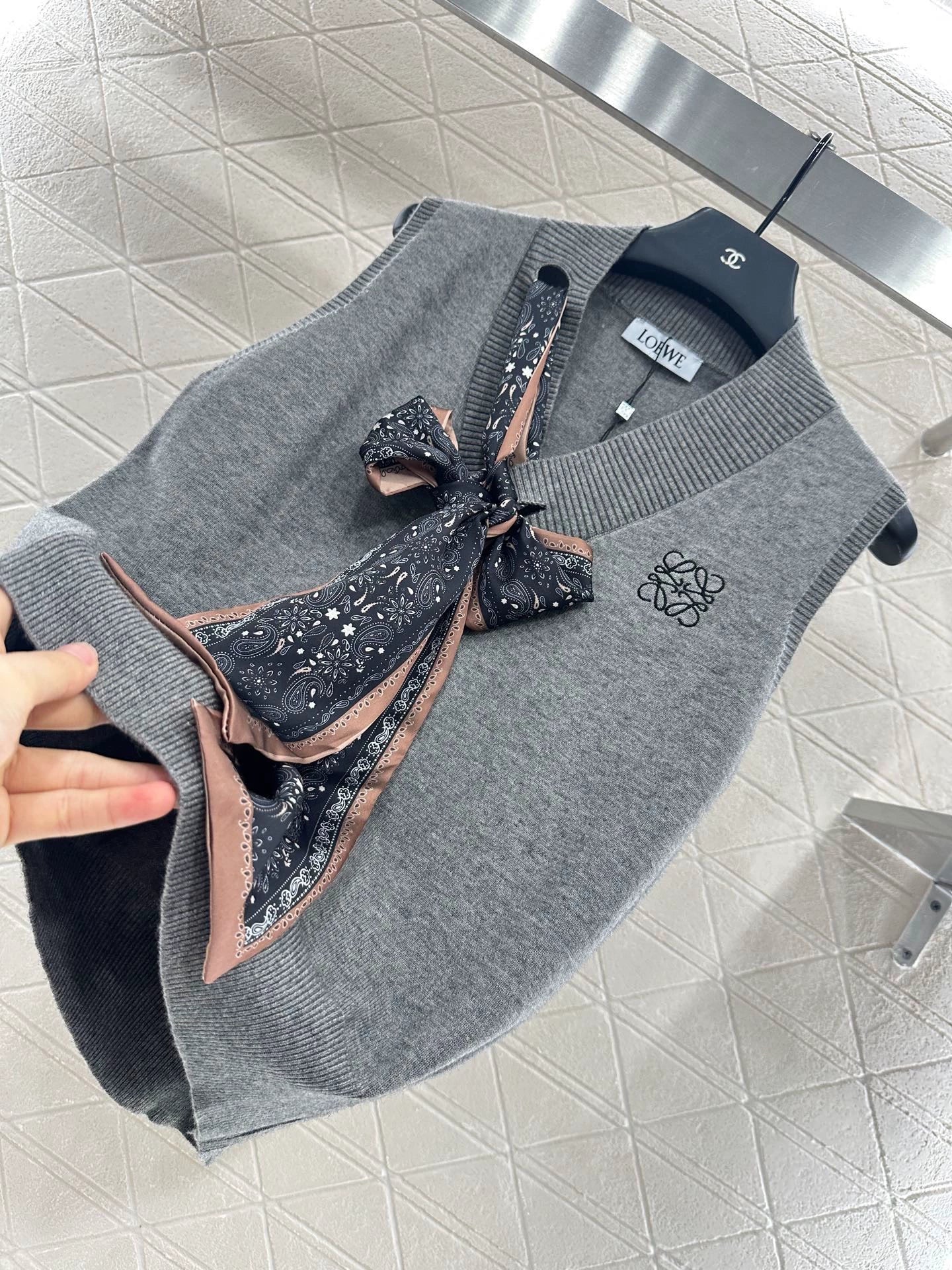 25 Scarf Knit Vest