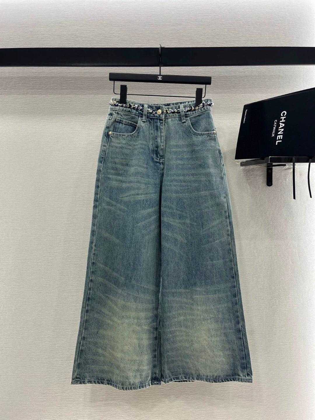 25 new high waist white pleated denim cropped pants