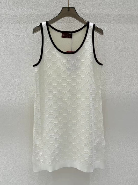 25 new white jacquard knitted vest skirt