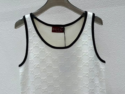 25 new white jacquard knitted vest skirt