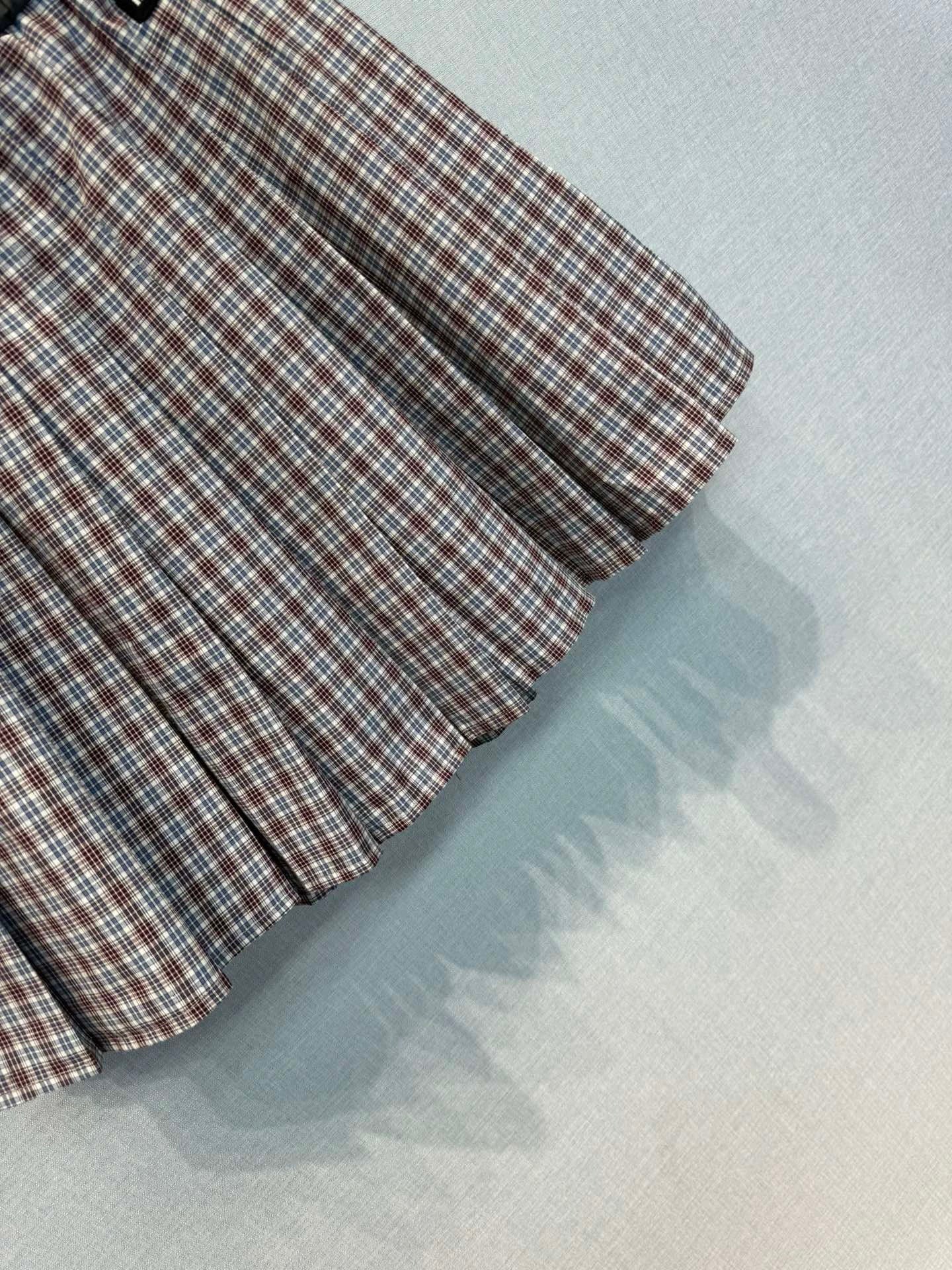 25 Spring and Summer New Plaid Pleated Skirt