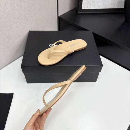 Crystal Logo Thong Sandal Beige Sheepskin 352476