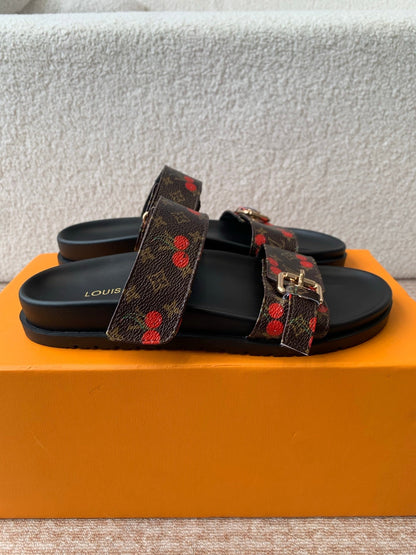 Bom Dia Flat Comfort Mule  x TM Brown Sheepskin Mix Cherry Motif 319378