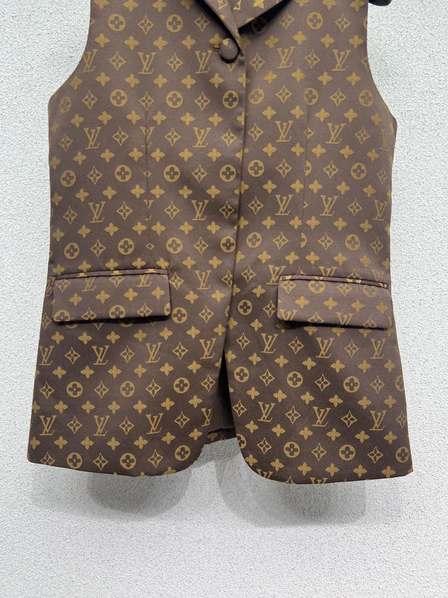 25 Classic jacquard fabric monogram suit vest
