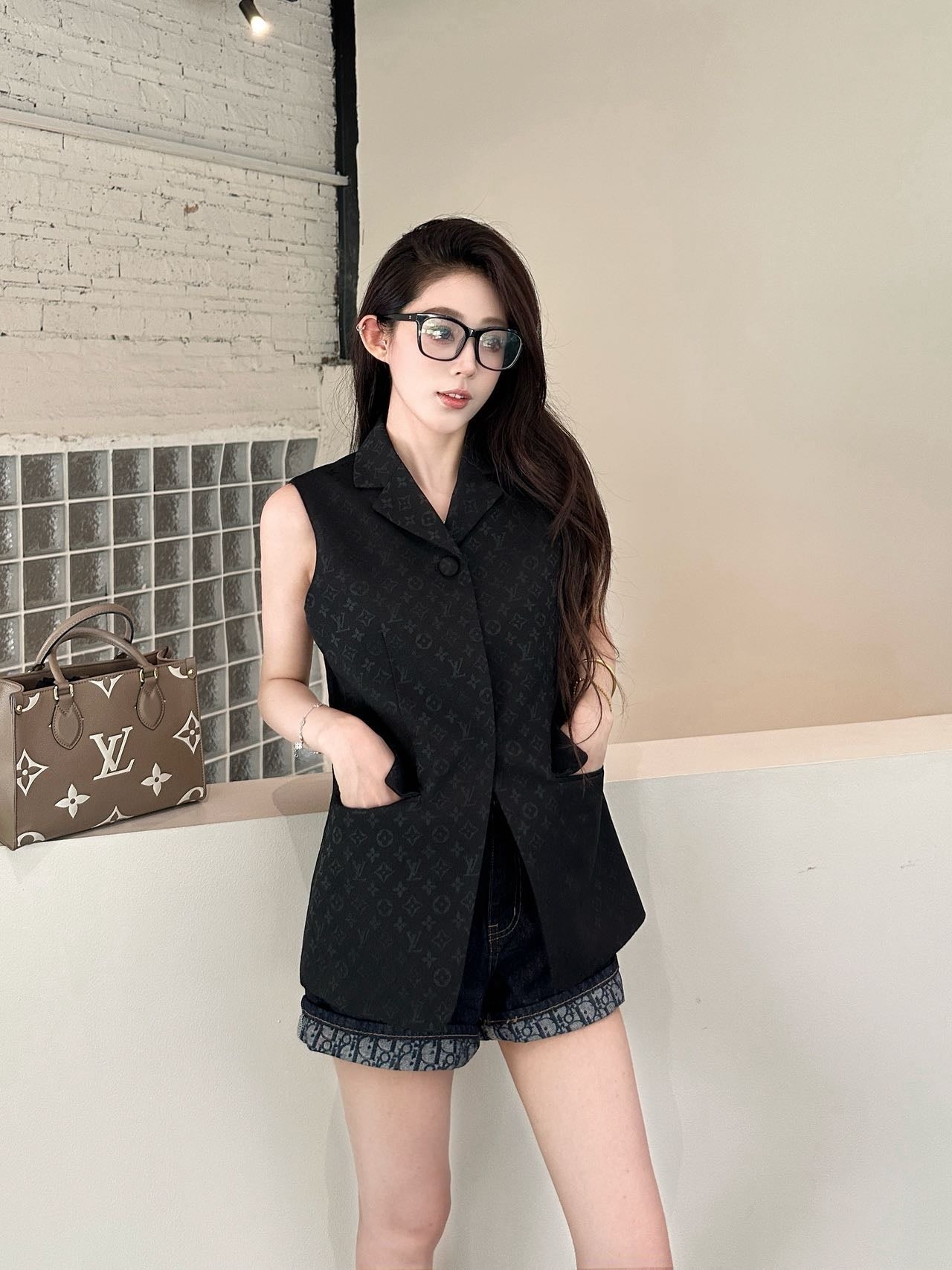 25 Classic jacquard fabric monogram suit vest