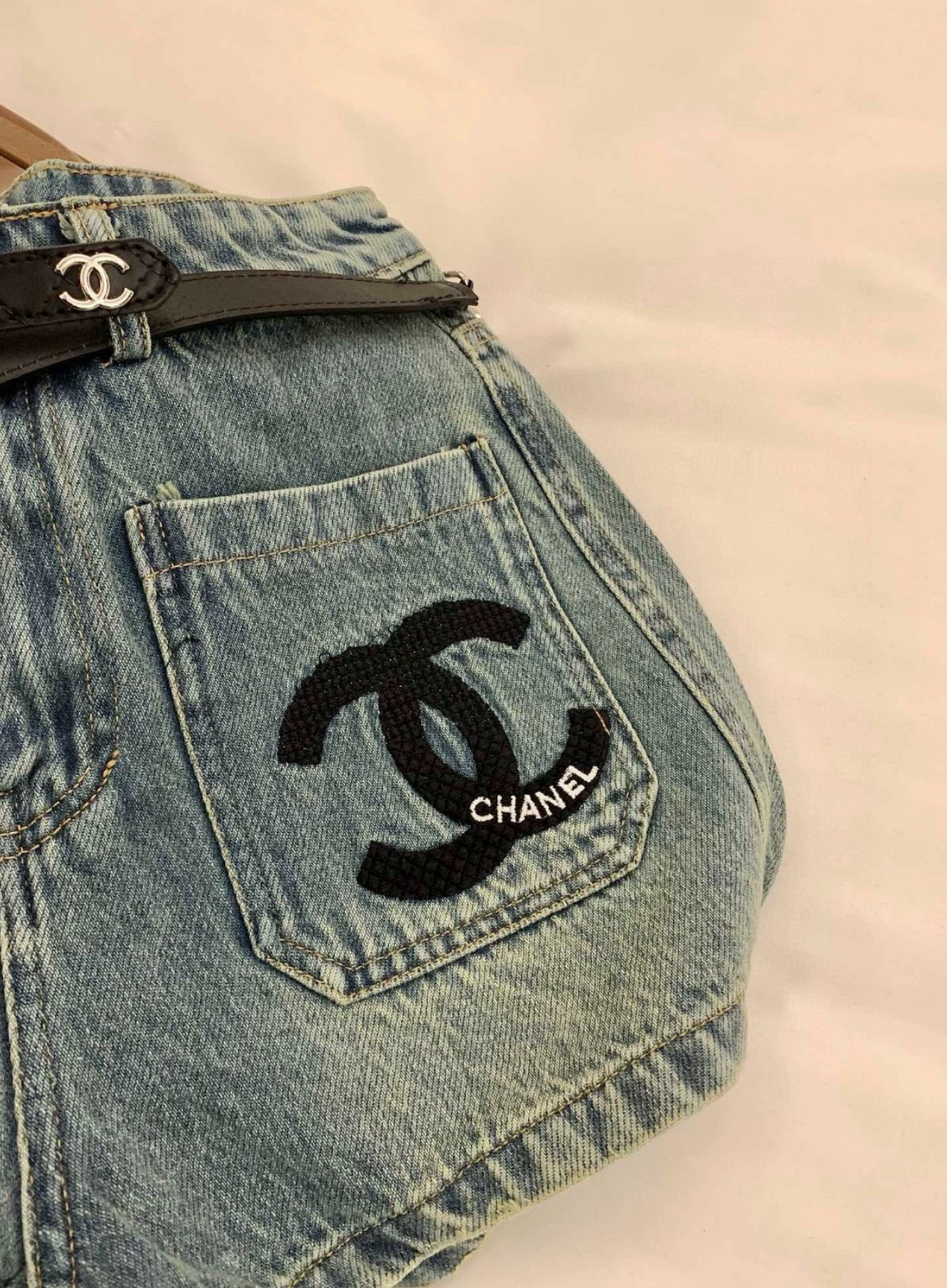 25 Summer New Double C Embroidery Pocket Denim Shorts