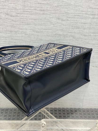 Book Tote Bag Blue Di0r Oblique Embroidery and Calfskin