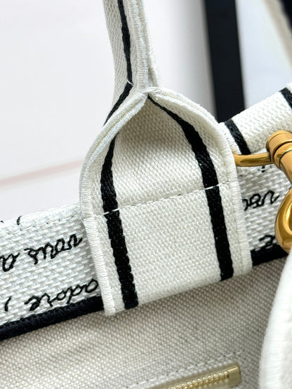 Small Book Tote White Embroidery with Black and Red Je Vous Adore Motif and