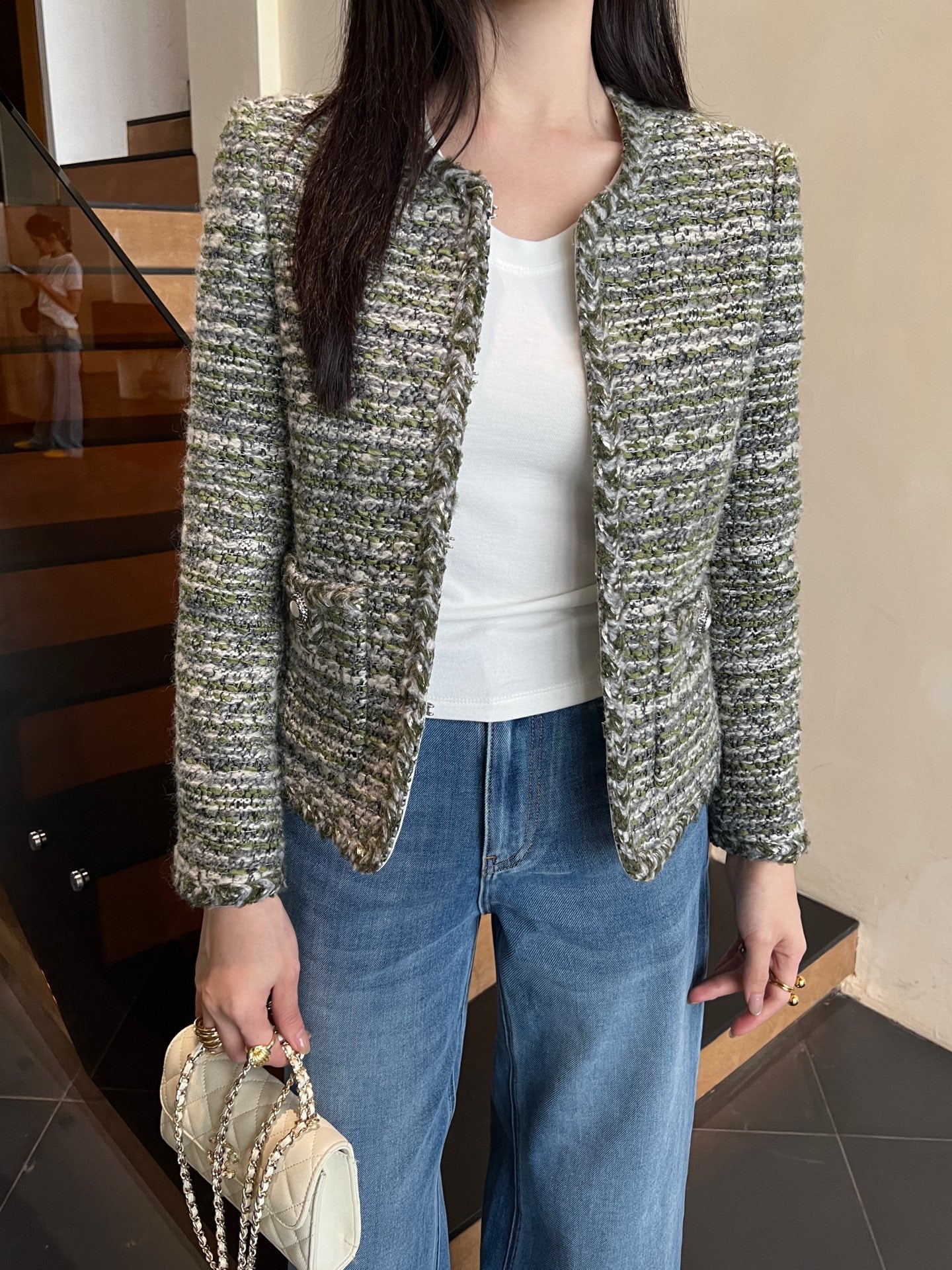 ch 25ss woven jacket
