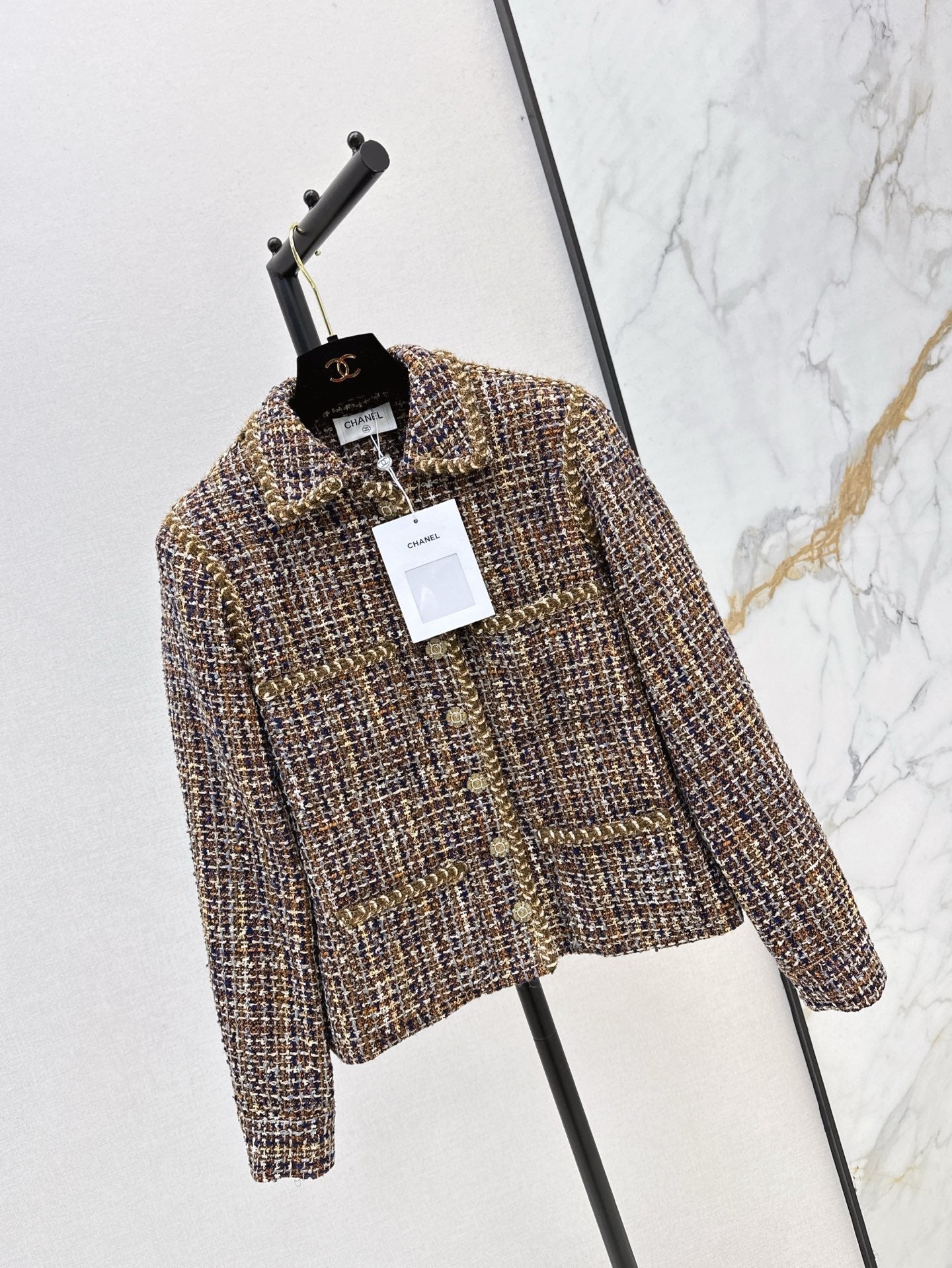 ch 25ss woven jacket