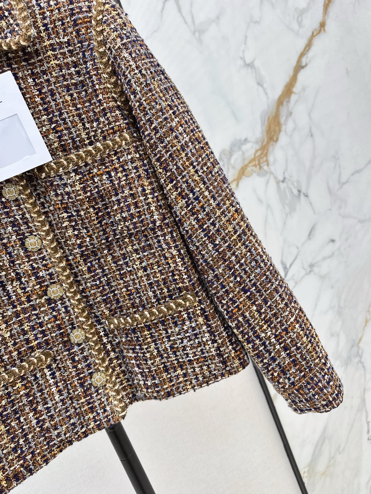 ch 25ss woven jacket