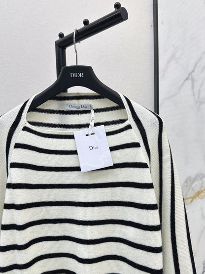 25ss miss D sweater