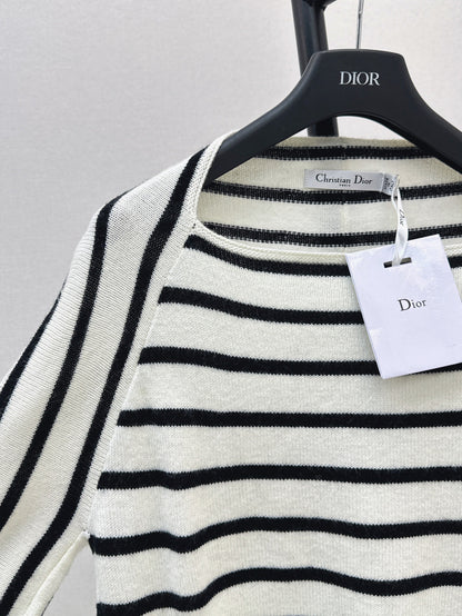 25ss miss D sweater