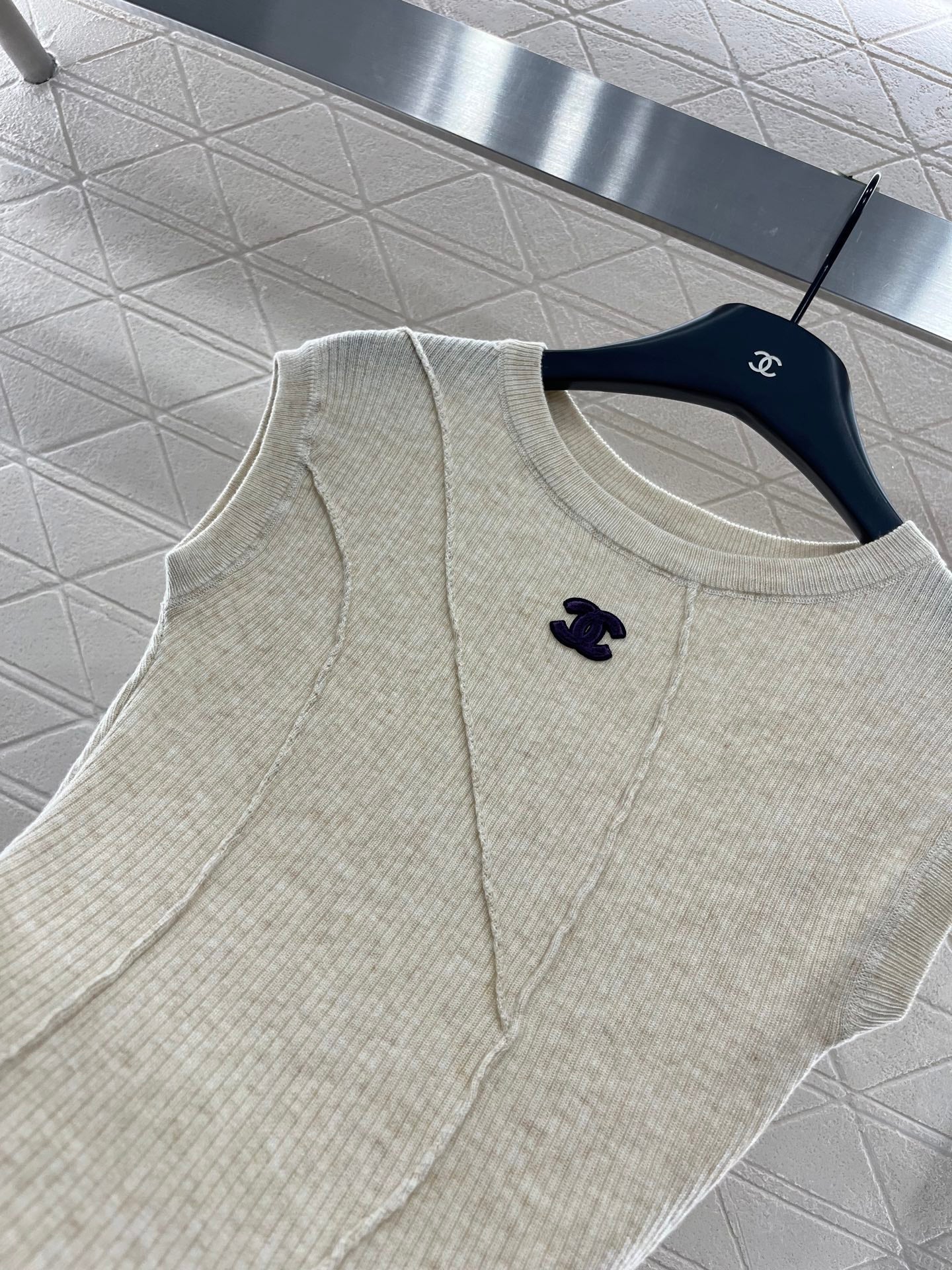 25 new products Knitted tops