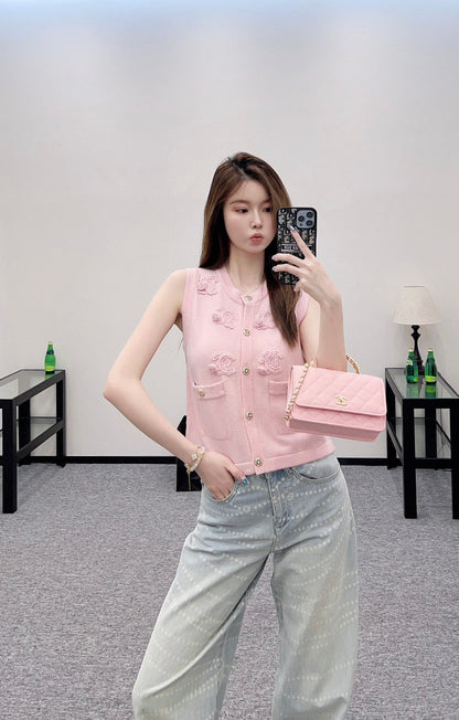 25 new products Knitted vest