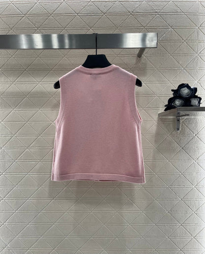 25 new products Knitted vest