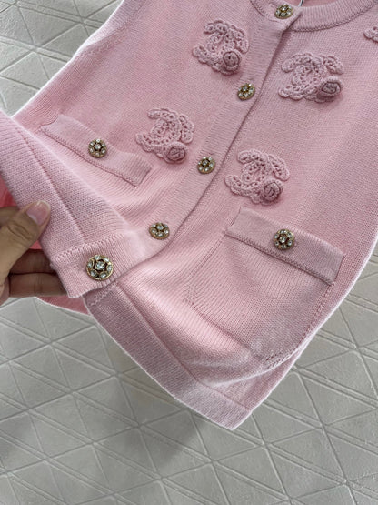 25 new products Knitted vest