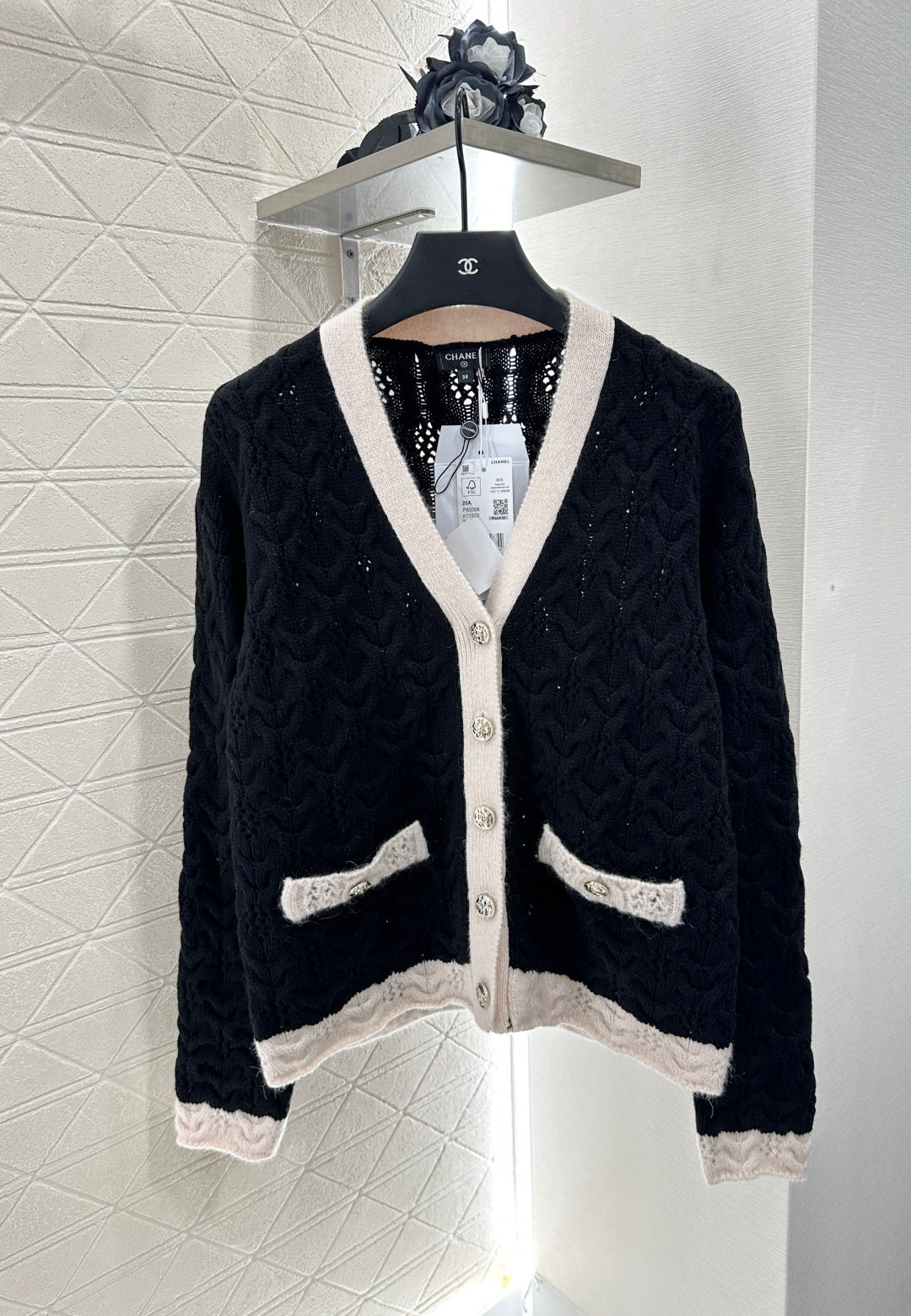 25 new products Knitted cardigan