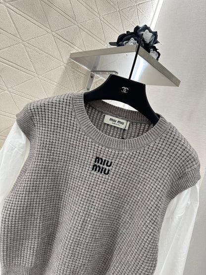 25 New Arrival Knitted long-sleeved top