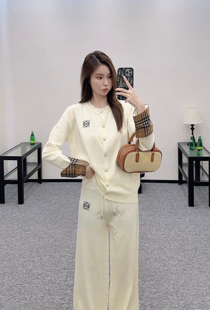 25 New Arrivals Knitted Cardigan and Pants Set
