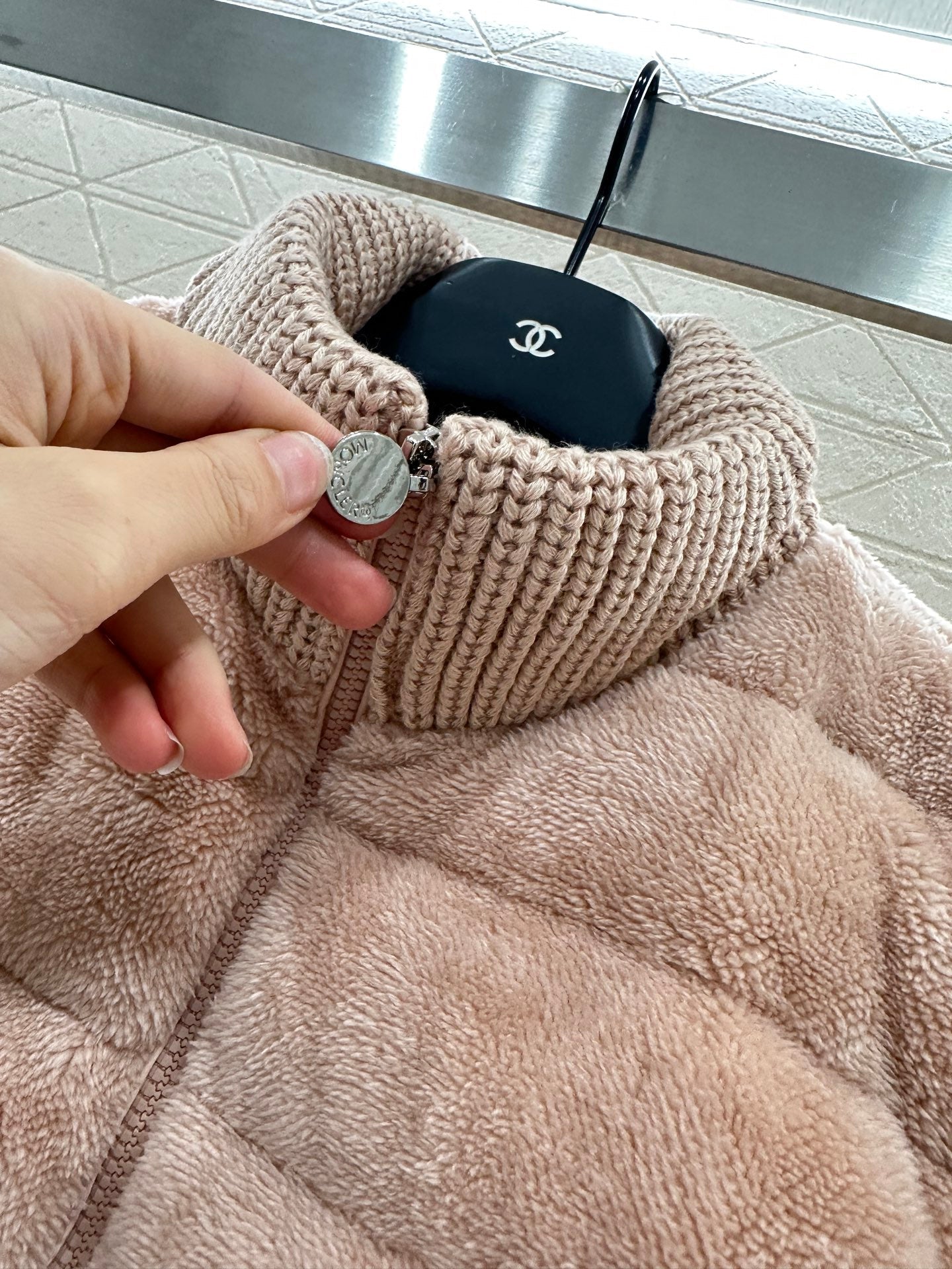 2025 New Arrival Zip-Up Down Jacket