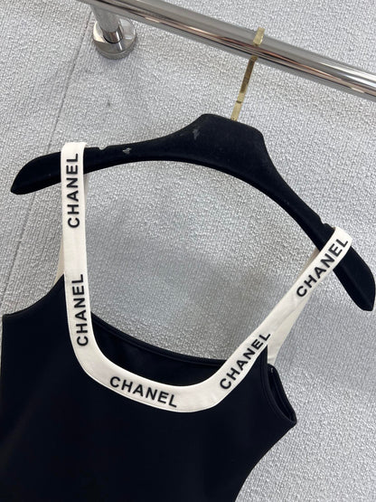 25ss  U-shaped vest