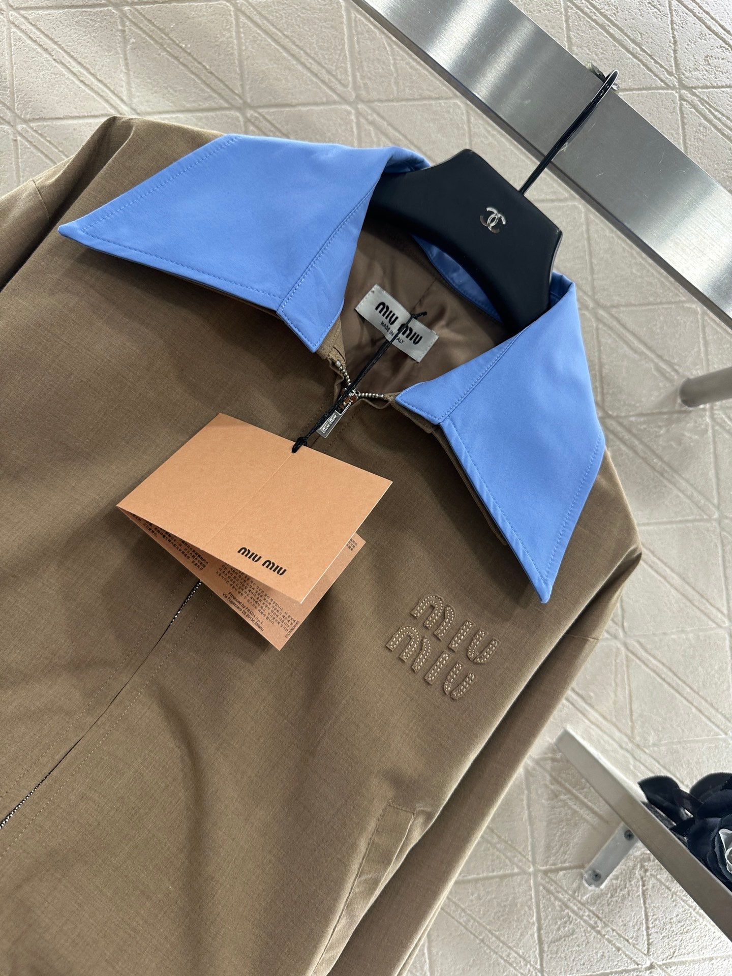 25 New Arrivals Jacket and Skirt Set