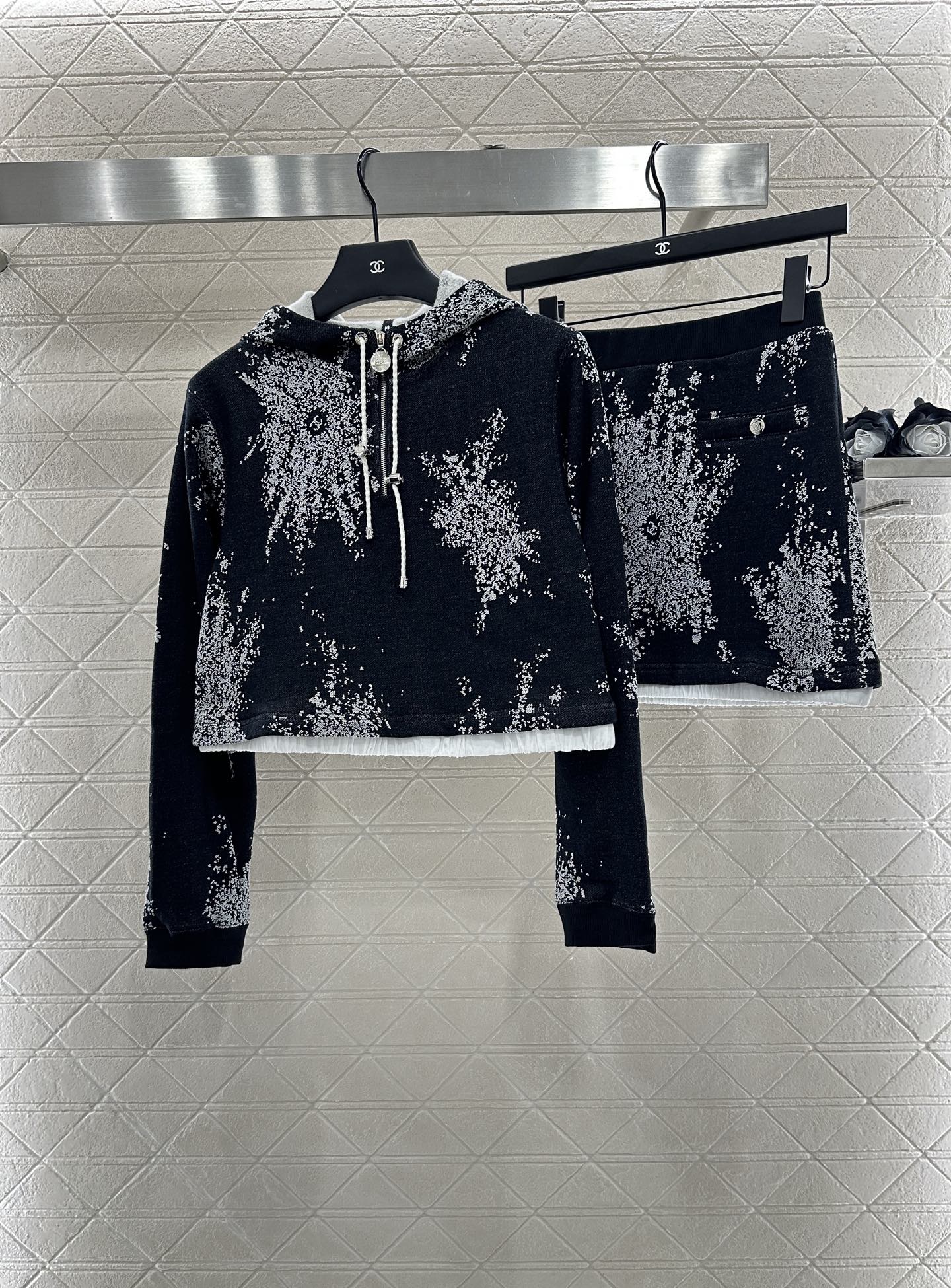 25 New Arrival Hooded Sweatshirt and Skirt Set