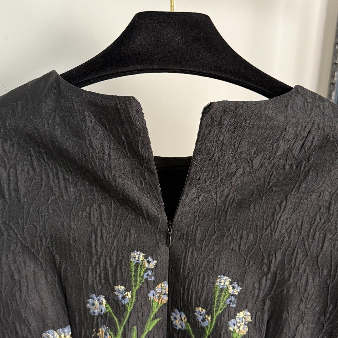 25 new sequined flower jacquard dress