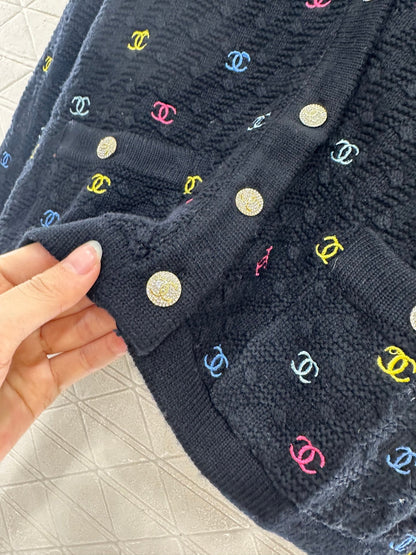 25fw new V-neck embroidered knitted cardigan