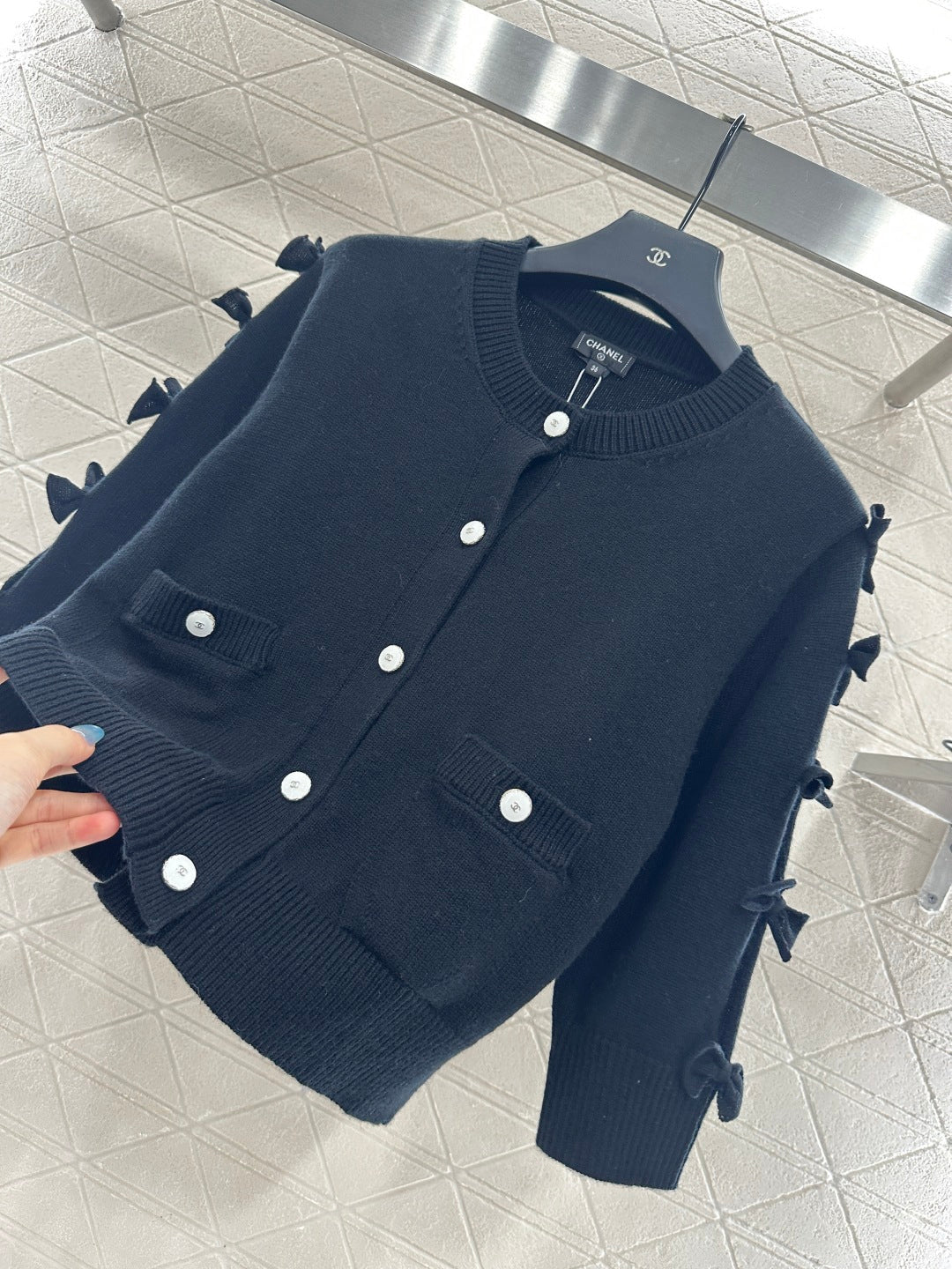 25 Bow decoration cashmere knitted cardigan