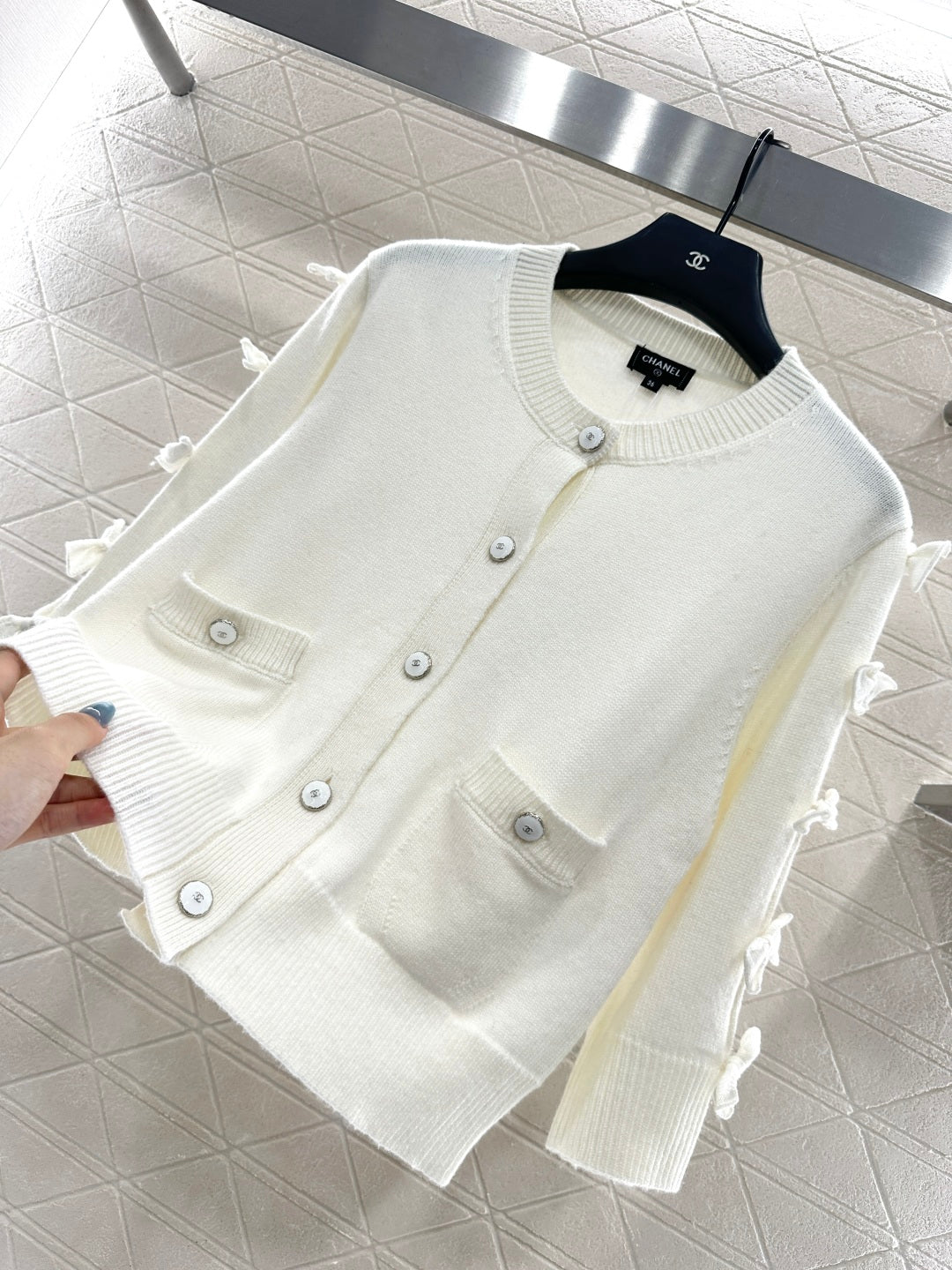 25 Bow decoration cashmere knitted cardigan