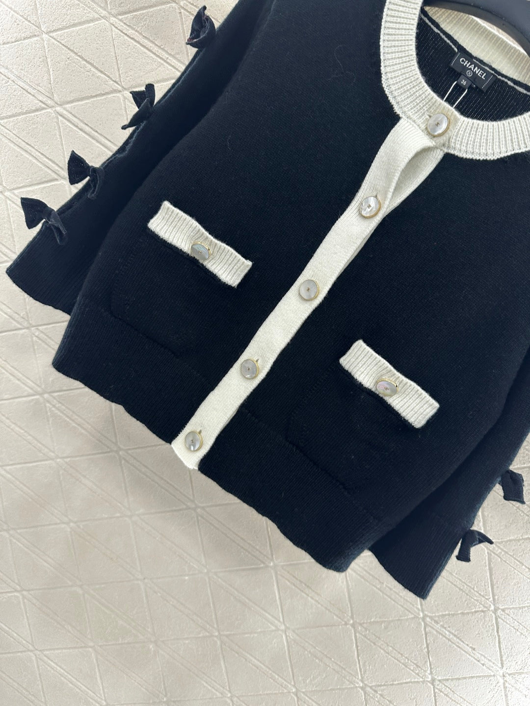 25 Bow decoration cashmere knitted cardigan
