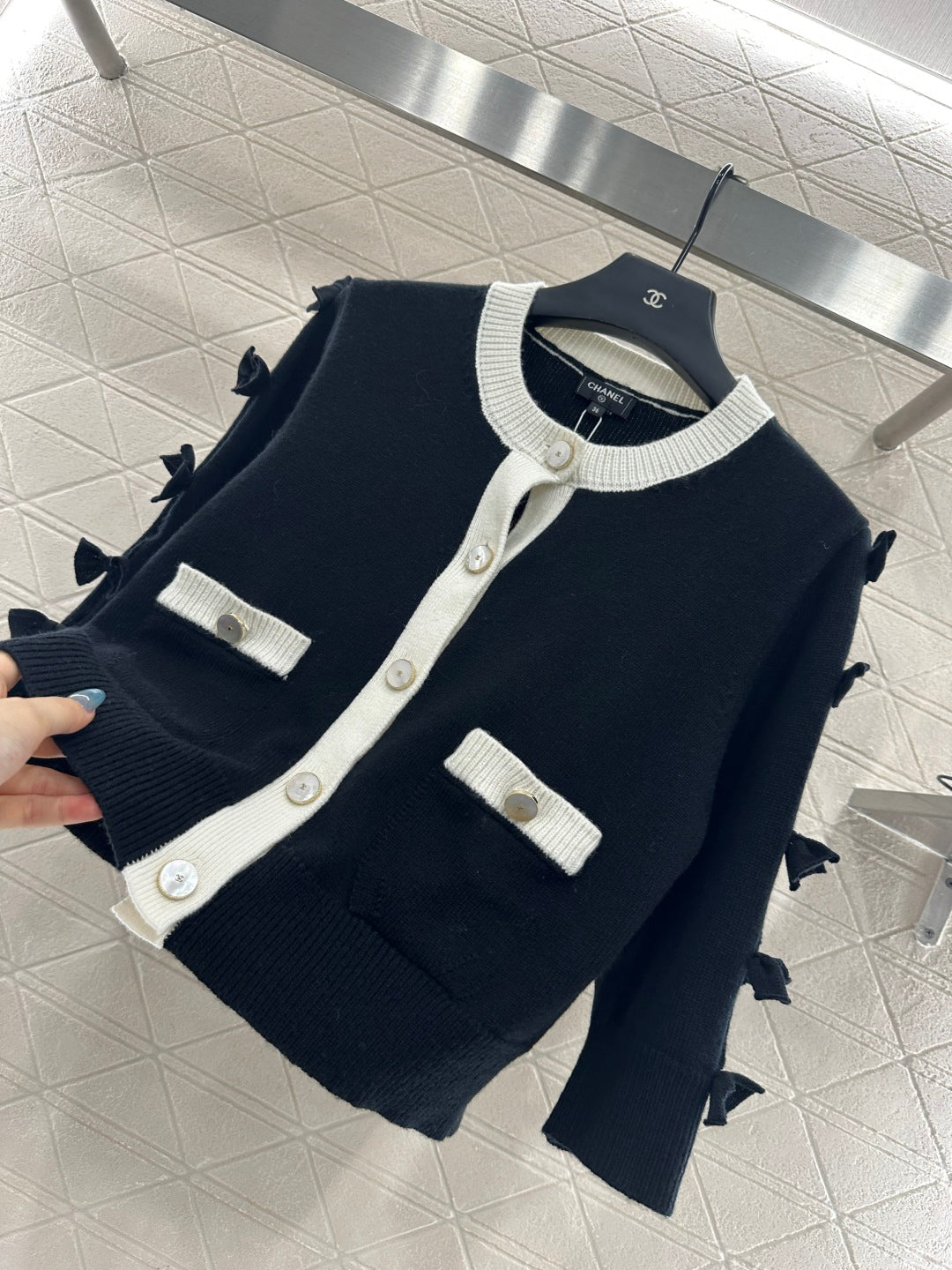 25 Bow decoration cashmere knitted cardigan
