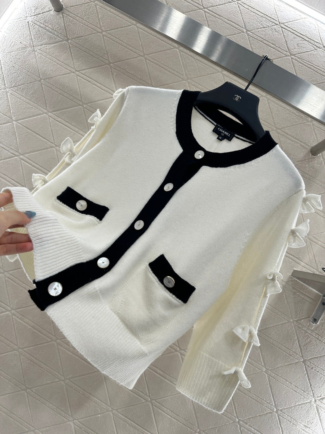 25 Bow decoration cashmere knitted cardigan