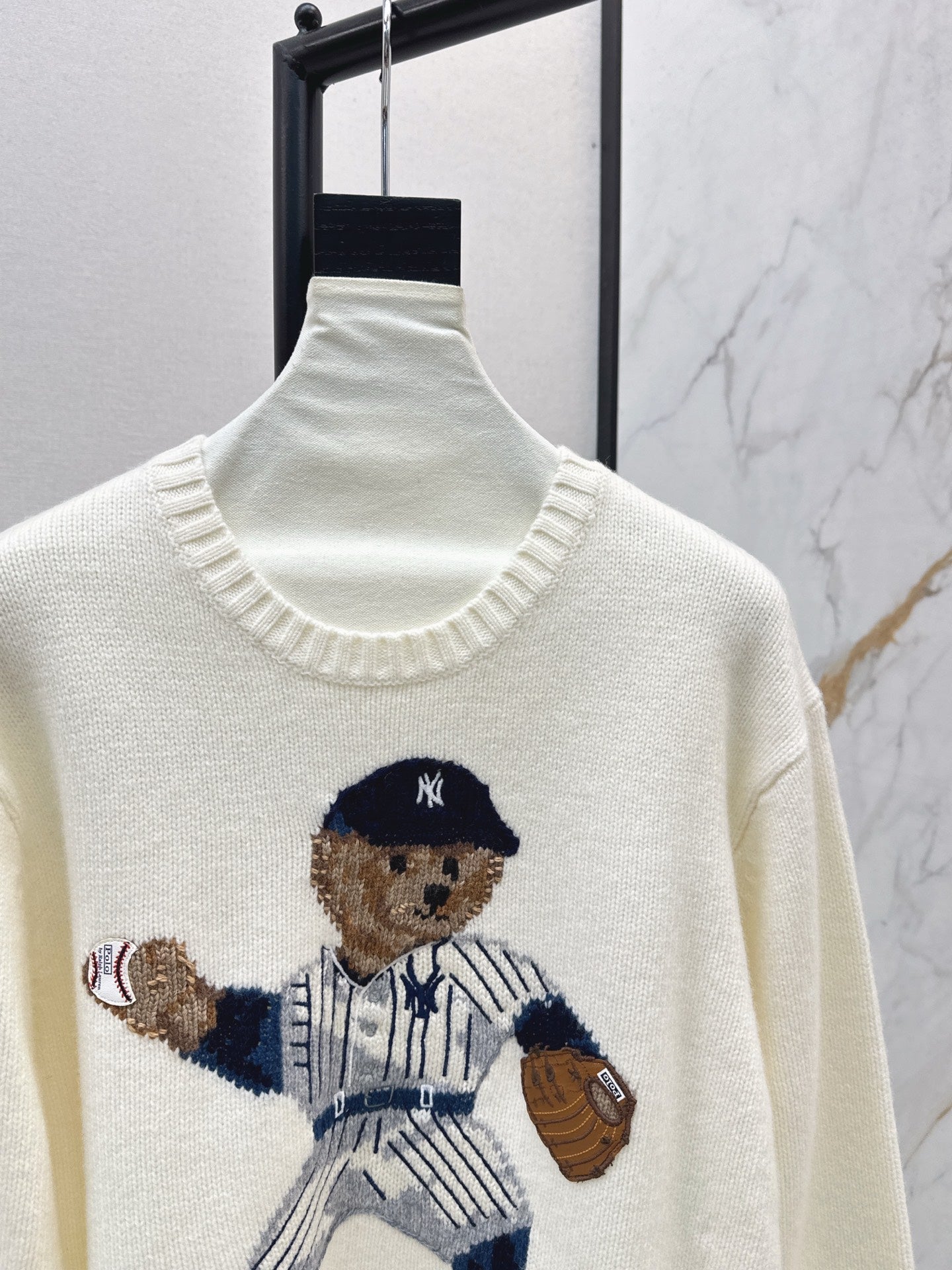 25 New joint baseball bear wool sweater