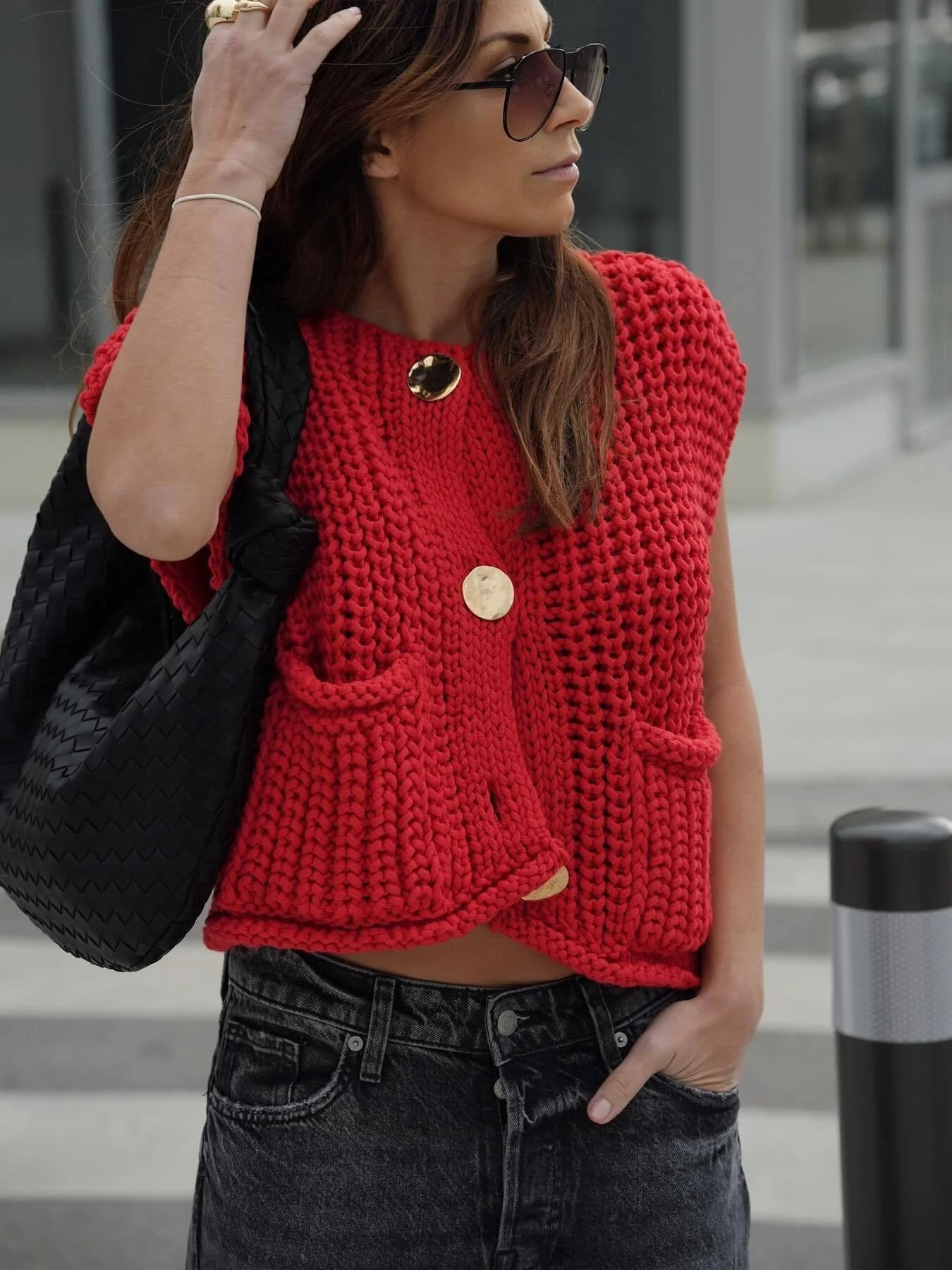 Pocket Sleeveless Short Knit Cardigan